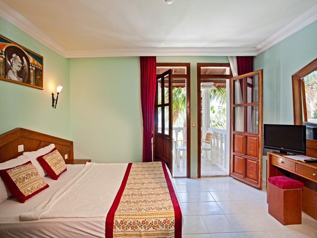 Club Tarhan Beach Didim Ngoại thất bức ảnh