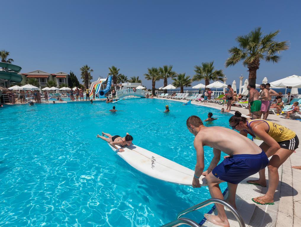 Club Tarhan Beach Didim Ngoại thất bức ảnh