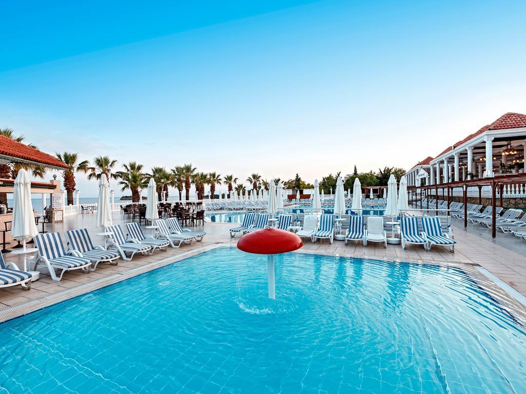 Club Tarhan Beach Didim Ngoại thất bức ảnh