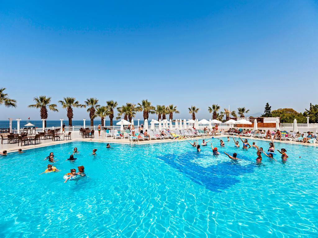 Club Tarhan Beach Didim Ngoại thất bức ảnh