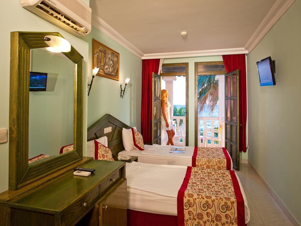 Club Tarhan Beach Didim Phòng bức ảnh