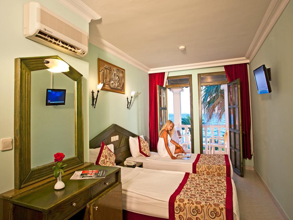 Club Tarhan Beach Didim Phòng bức ảnh