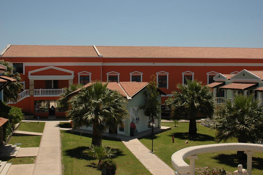 Club Tarhan Beach Didim Ngoại thất bức ảnh